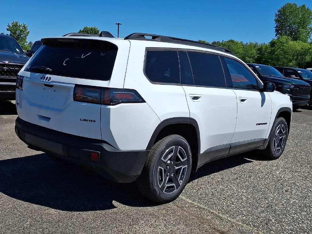 New 2026 Bright White Clear-Coat Exterior Paint Jeep Limited image 8