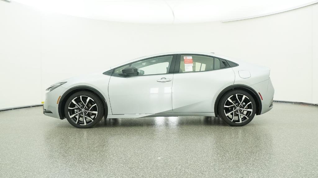2026 Toyota Prius Plug-in Hybrid XSE Premium - Photo 14