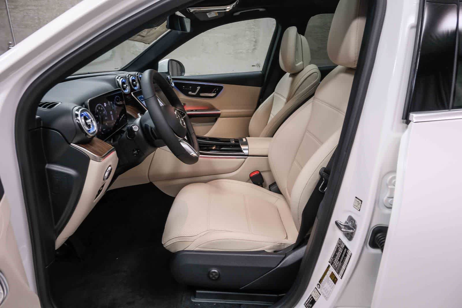 New 2026 Polar White Mercedes-Benz GLC 300 image 64