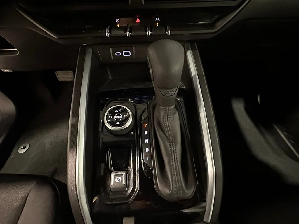 Used 2024 Summit White Chevrolet Trail Boss image 29