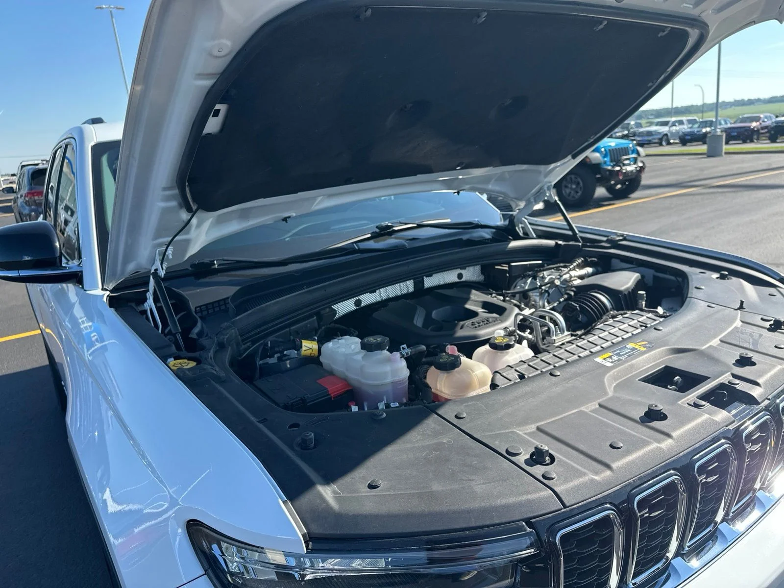 Used 2022 White Jeep 4xe image 42