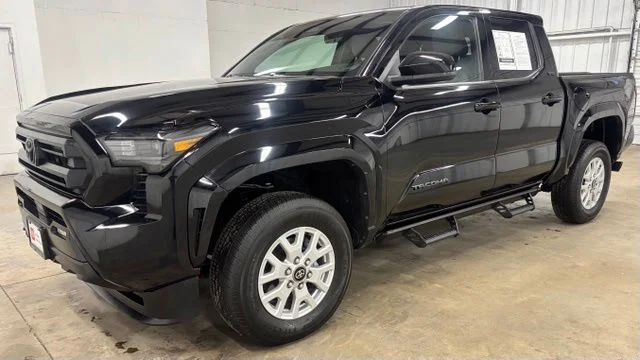Used 2025 Black Toyota SR5 image 3
