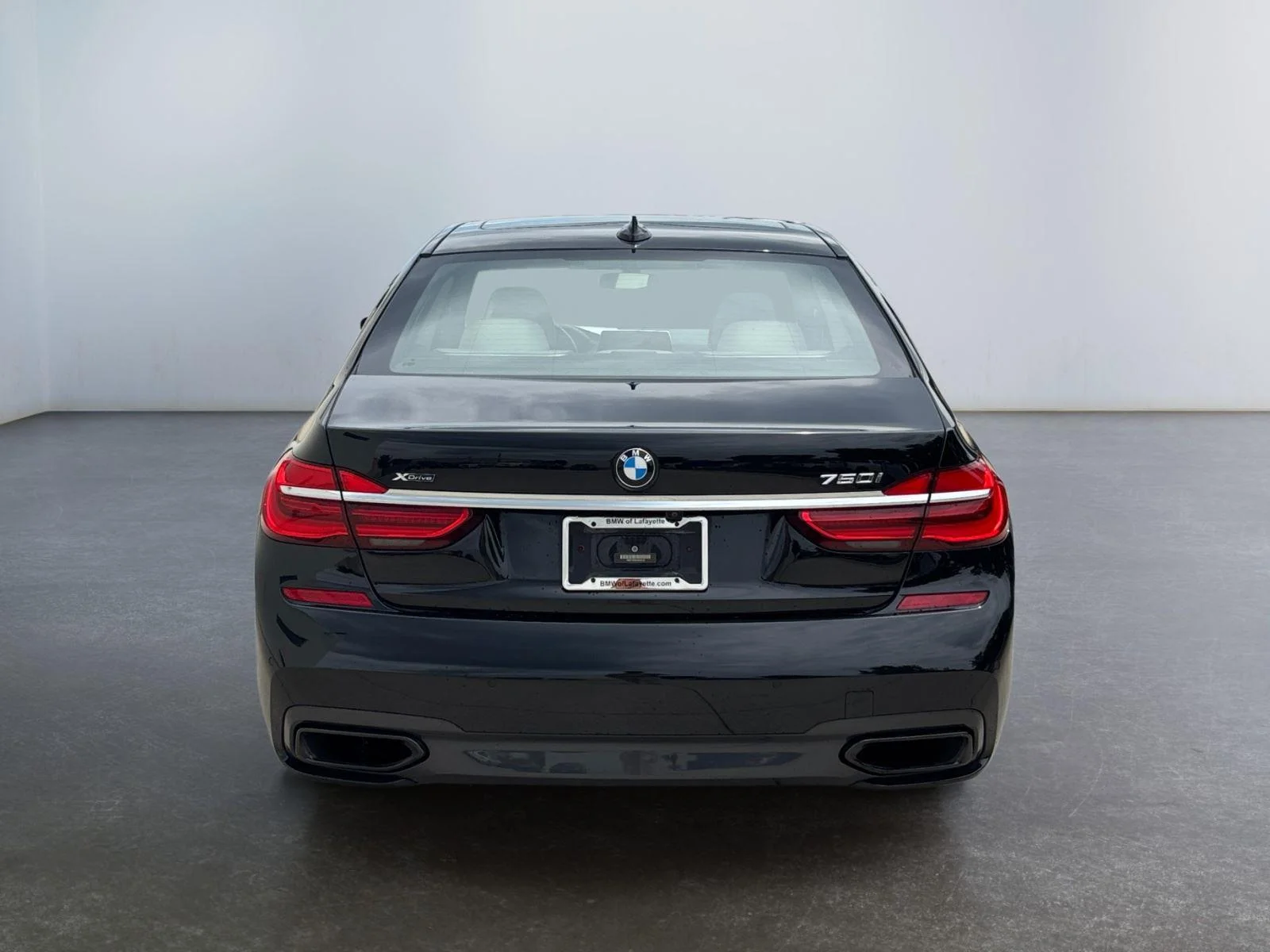 Used 2017 Black Sapphire Metallic BMW 750i xDrive image 4