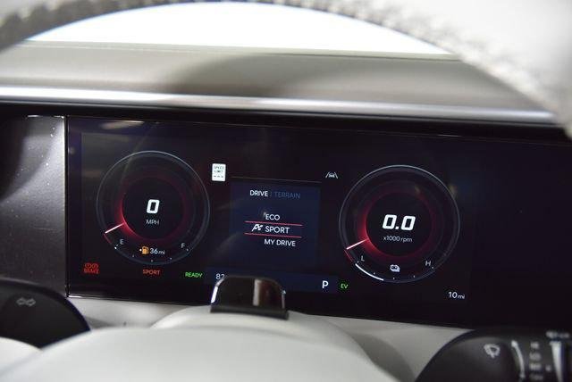 New 2026 White Hyundai SEL 7P image 100