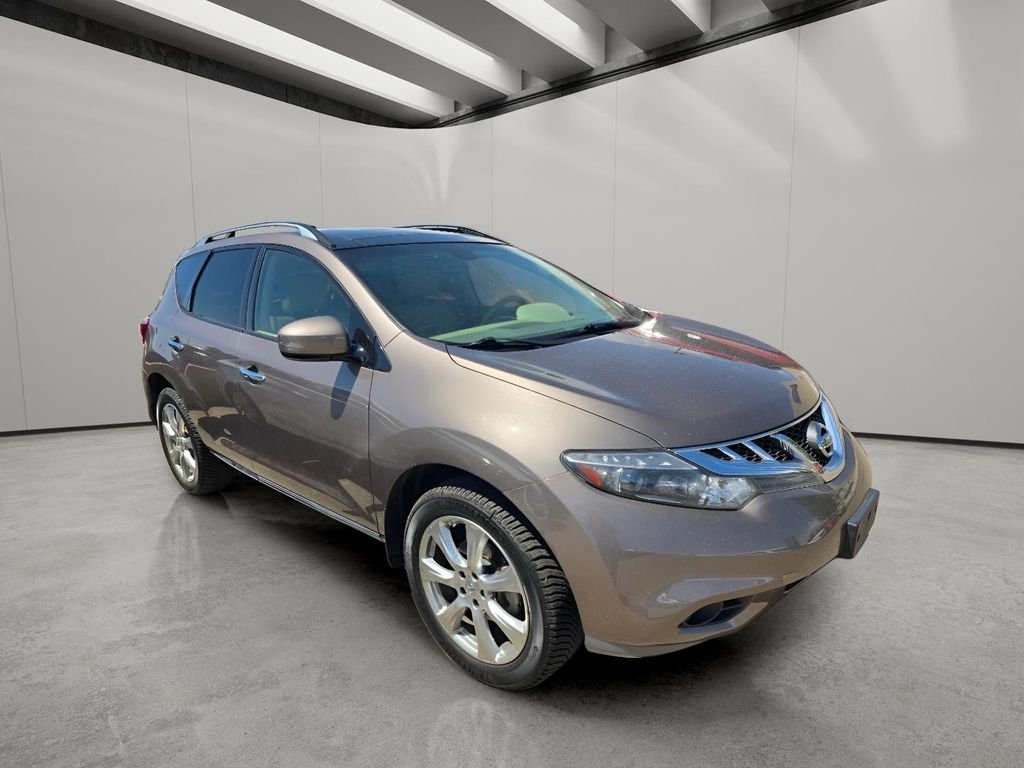 Used 2014 Tinted Bronze Metallic Nissan LE image 7