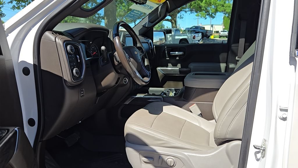 Used 2021 IRIDESCENT PEARL TRICOAT Chevrolet LTZ image 6