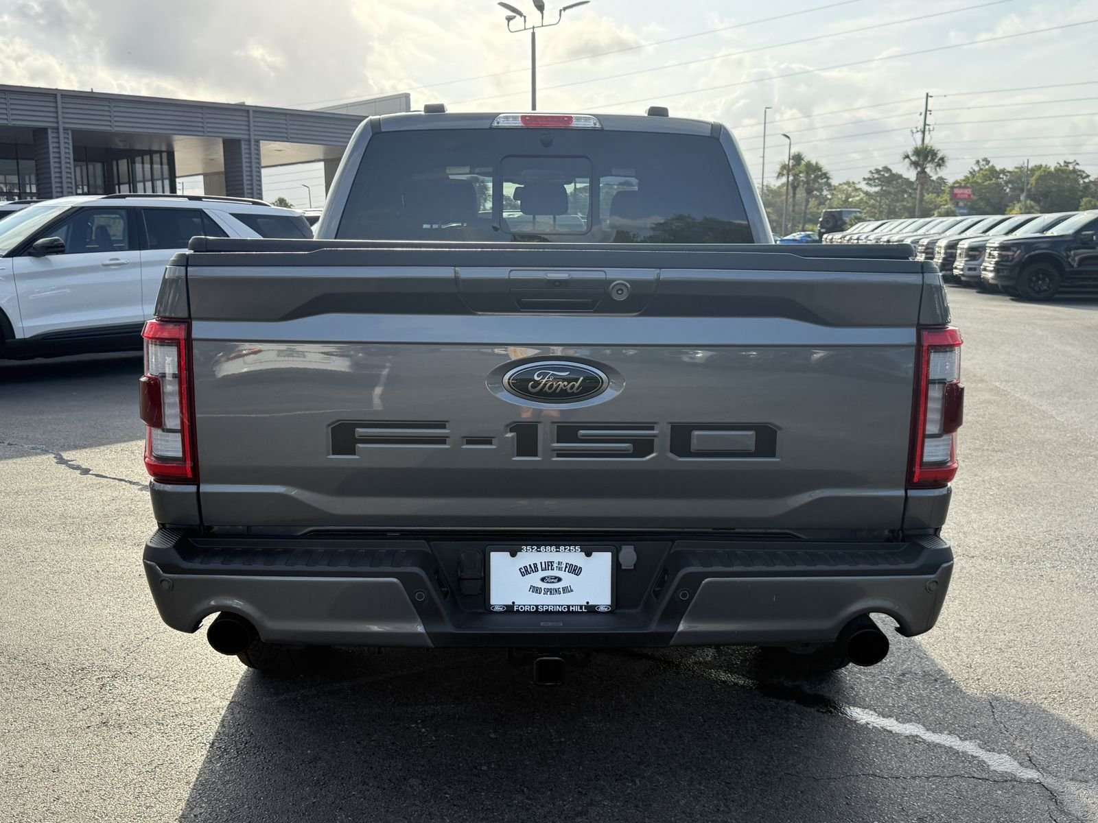 Used 2023 Gray Metallic Ford Lariat image 5