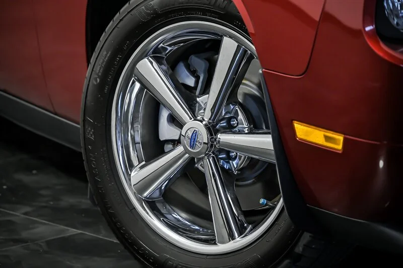 Used 2010 Inferno Red Crystal Pearl Coat Dodge R/T image 3