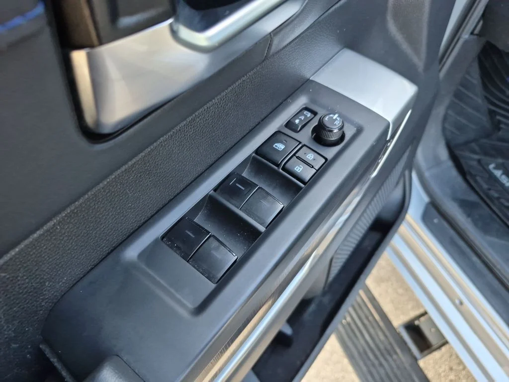 Used 2022 Silver Toyota Platinum image 20