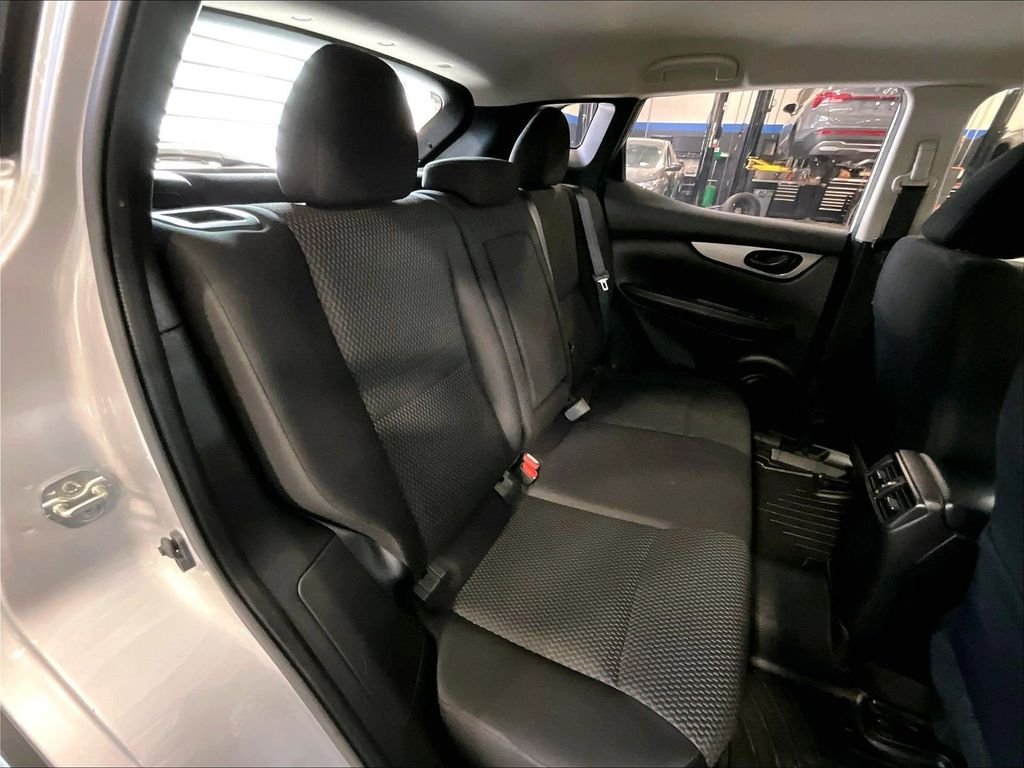 Used 2019 Silver Nissan S image 16