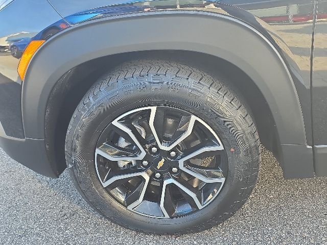 Used 2023 Black Chevrolet ACTIV image 12