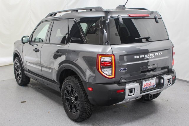 New 2025 Carbonized Gray Metallic Ford Outer Banks® image 7