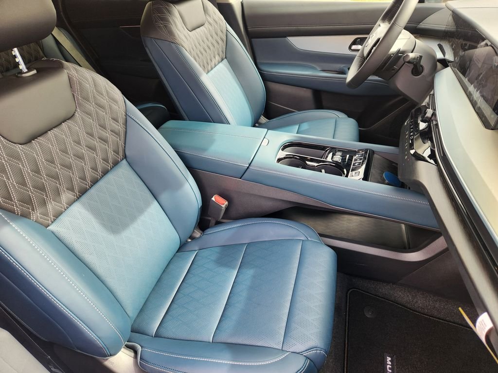 New 2026 Everest White Pearl Tricoat/Super Black Nissan Platinum image 11