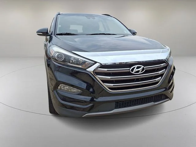 Used 2016 Black Hyundai Limited image 2