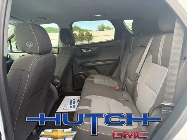 Used 2025 Summit White Chevrolet 2LT image 17