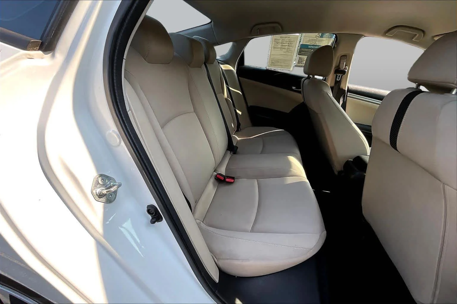 Used 2017 Taffeta White Honda LX image 20