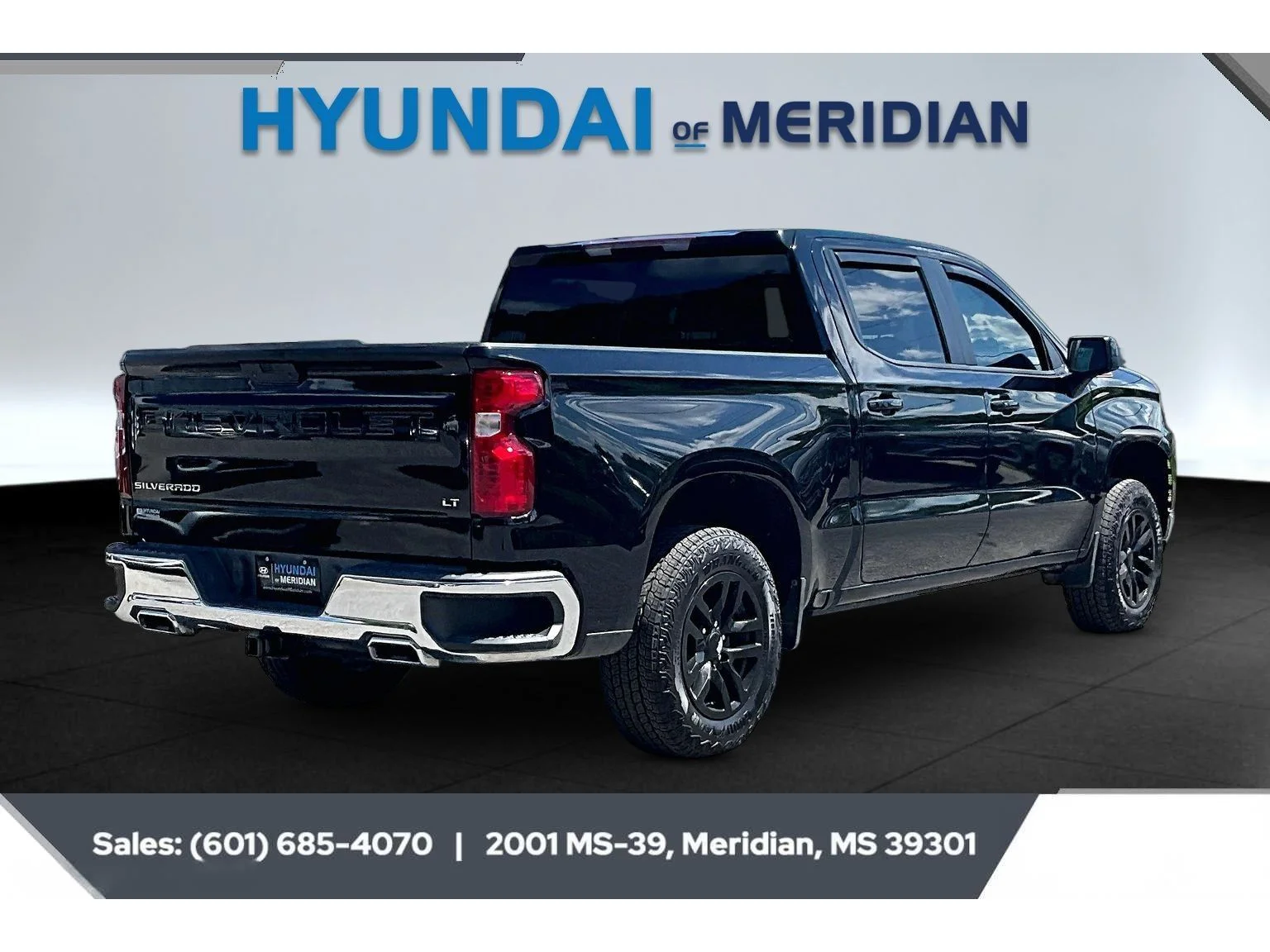 Used 2021 MOSAIC BLACK METALLIC Chevrolet LT image 11