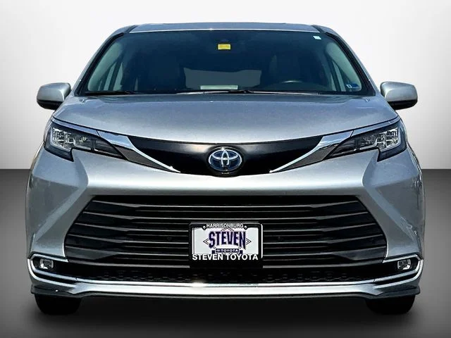 Used 2023 Silver Toyota XLE image 2