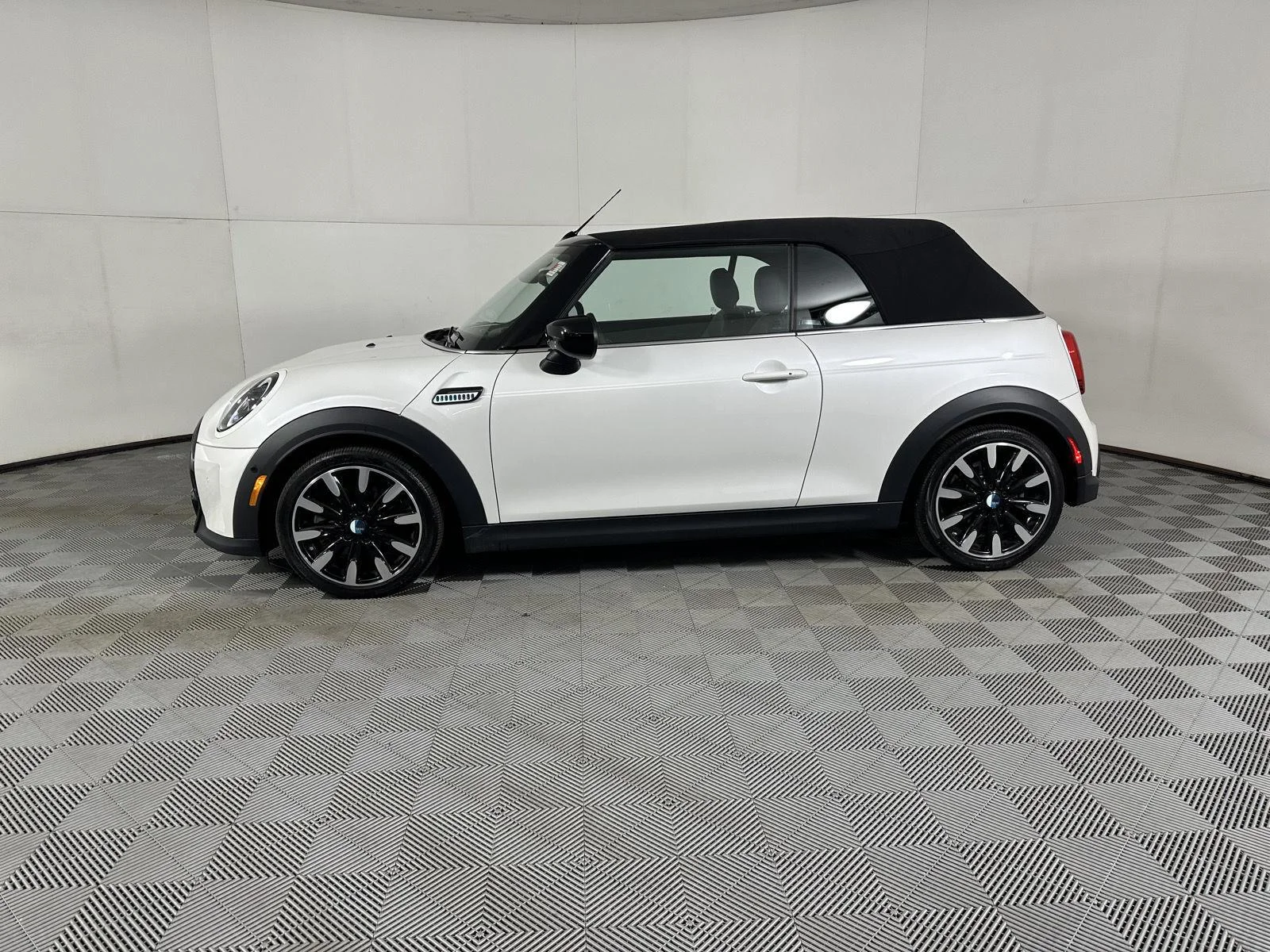 Used 2024 Nanuq White Metallic MINI Cooper S image 8