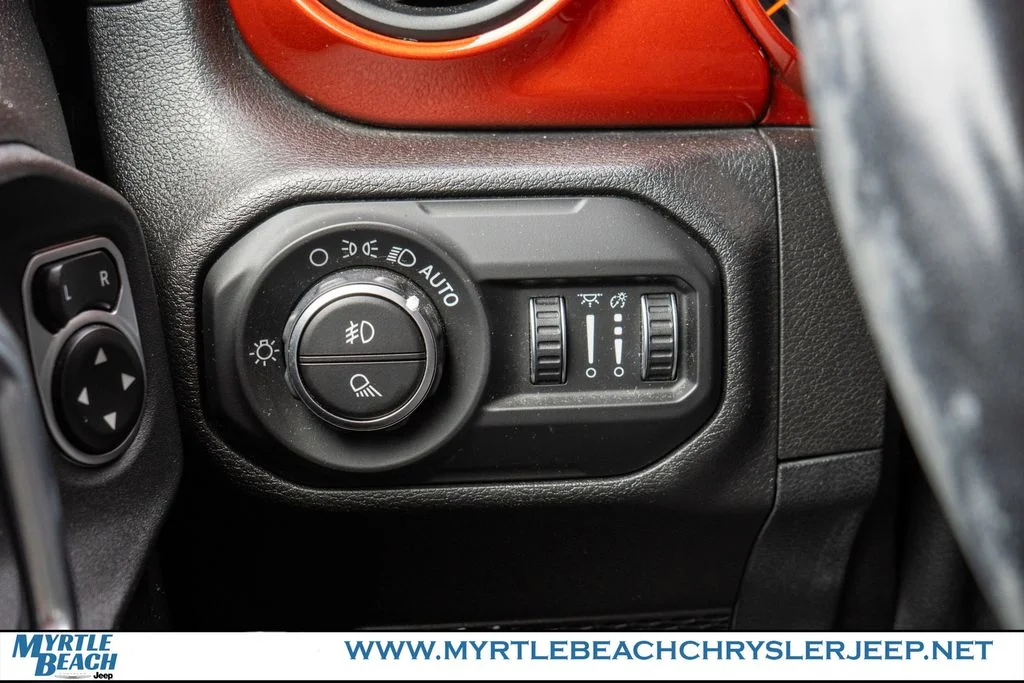 Used 2021 Black Clearcoat Jeep Sport image 29