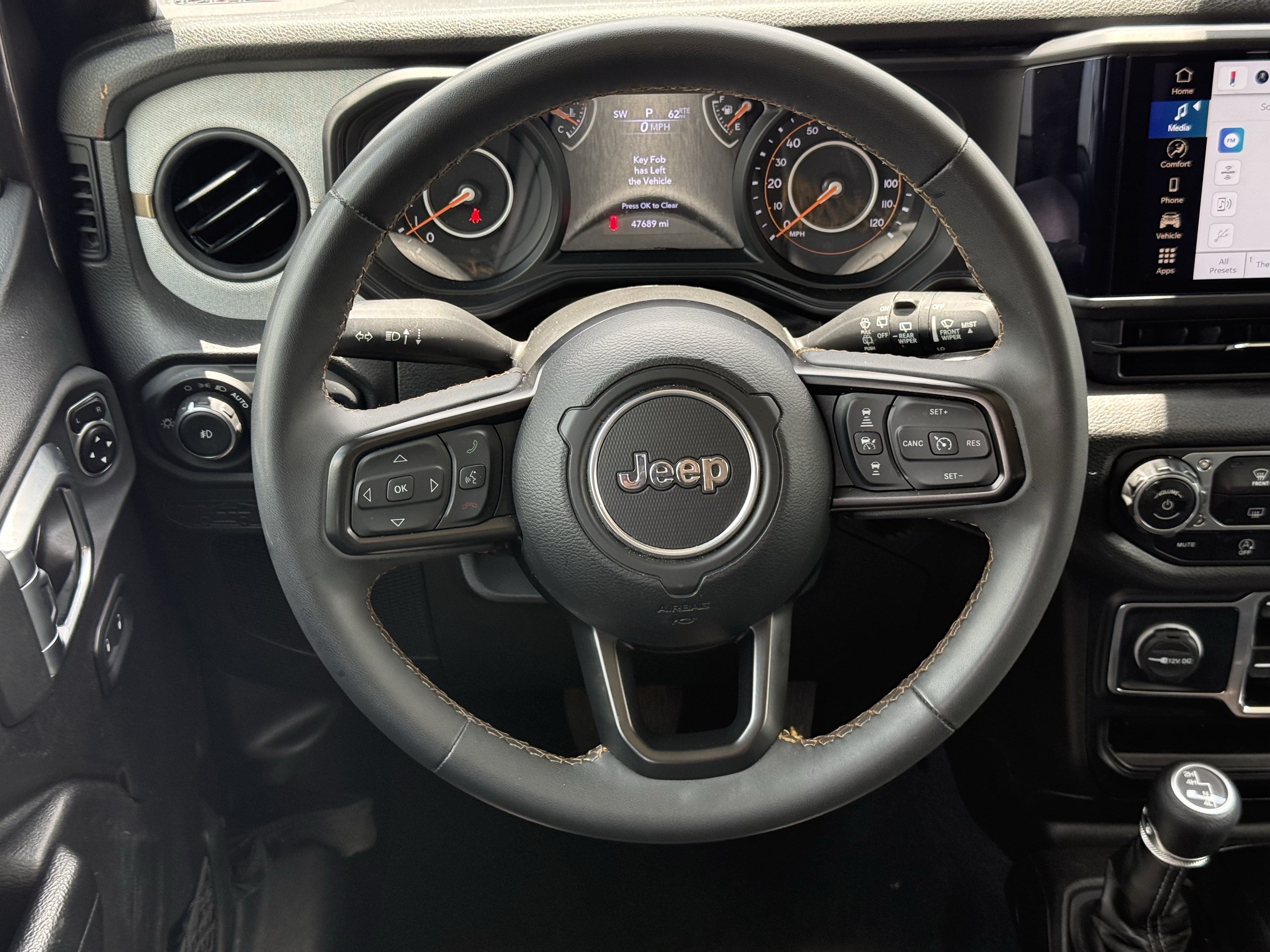 Used 2024 Granite Crystal Metallic Clearcoat Jeep  image 14