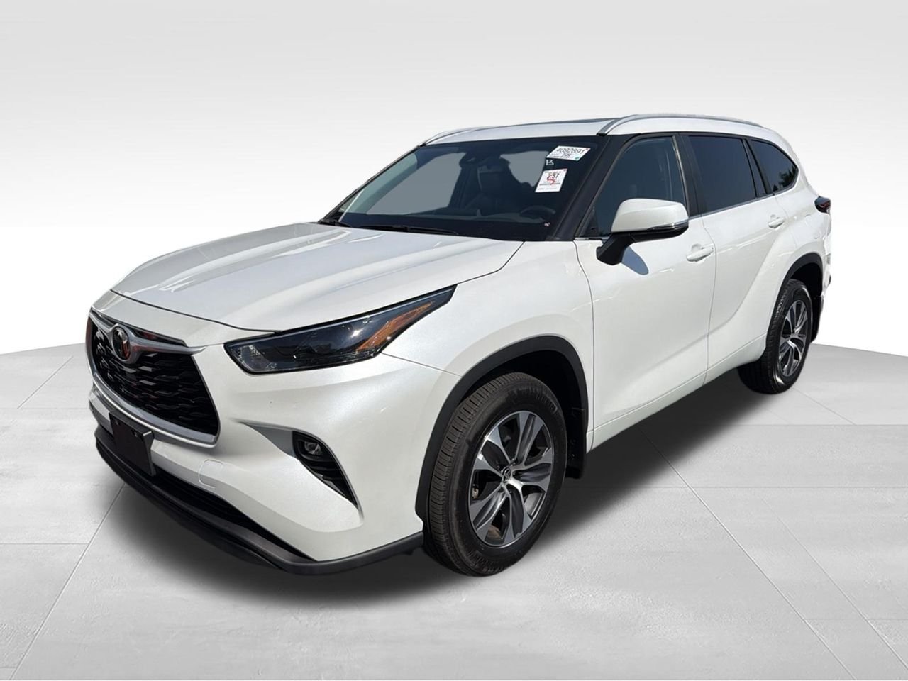 Used 2026 Beige Toyota XLE image 1