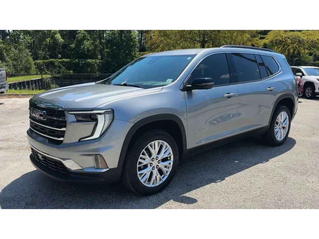 Certified Used 2024 Sterling Metallic GMC FWD Elevation image 4