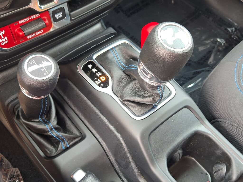 Used 2022 White Jeep Unlimited Rubicon 4xe image 29
