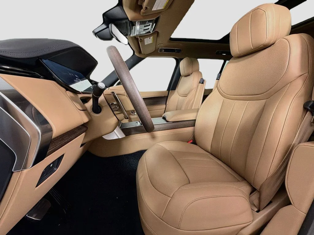 New 2026 Fuji White Land Rover SE PHEV image 22