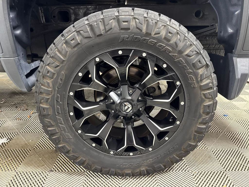 Used 2022  GMC Elevation image 11