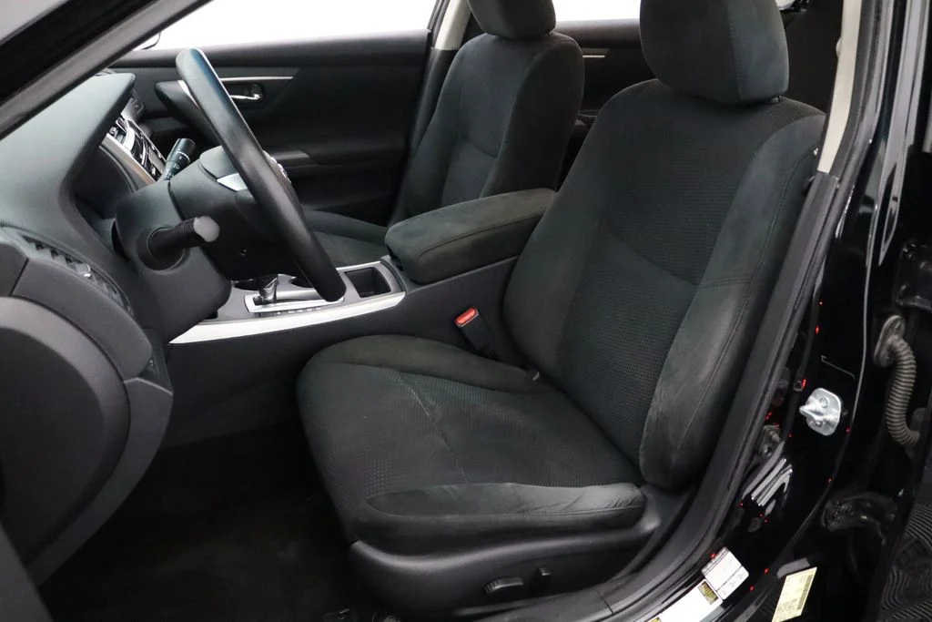 Used 2015 Black Nissan 2.5 S image 14