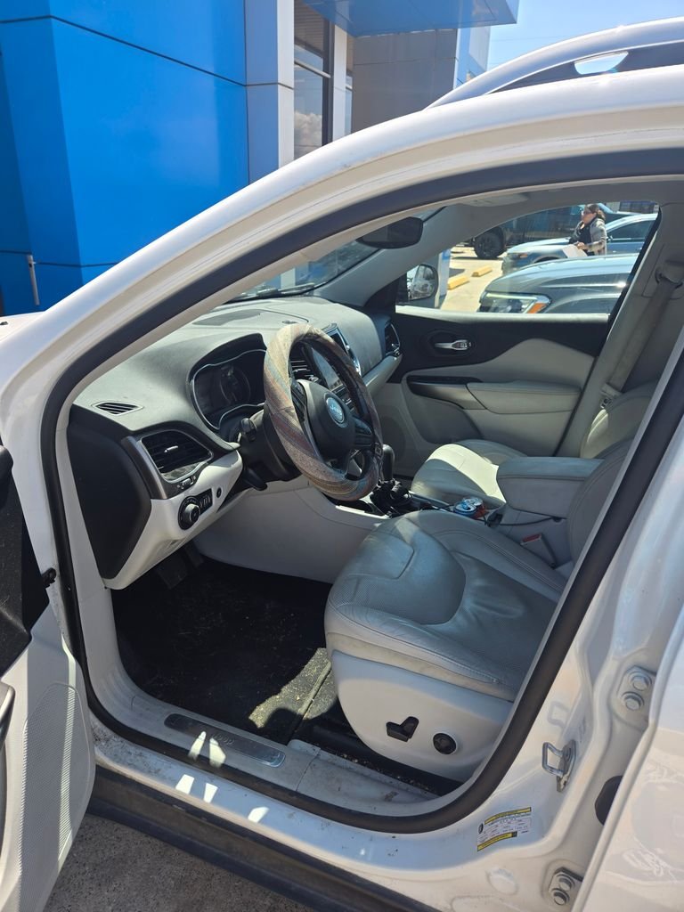 Used 2020 White Jeep Limited image 9