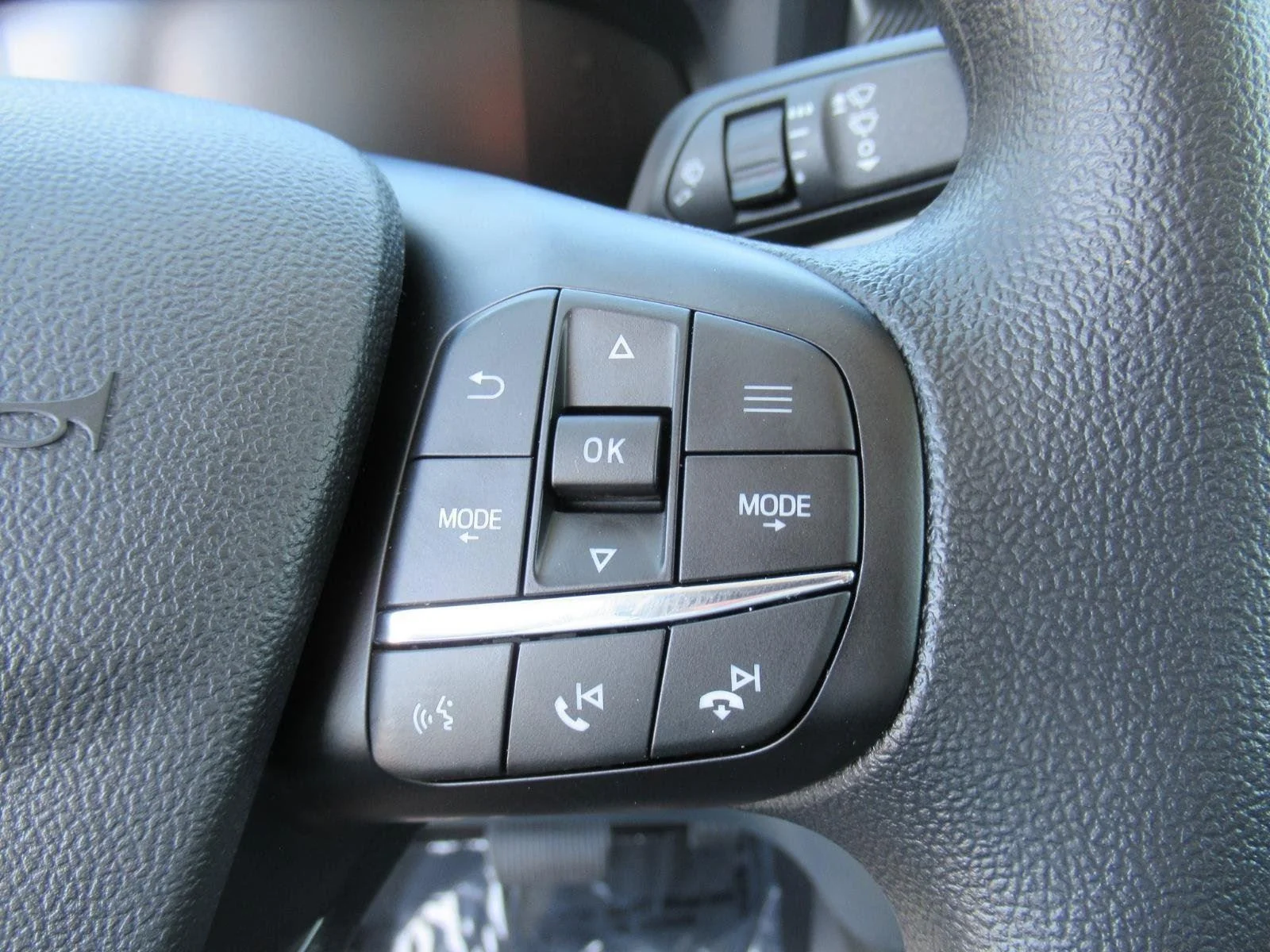 New 2026 Oxford White Ford XLT image 22