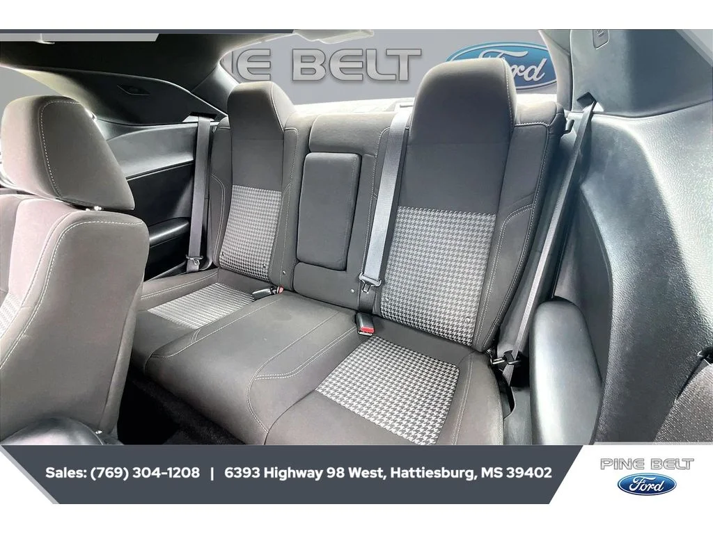 Used 2020 Pitch Black Clearcoat Dodge SXT image 19