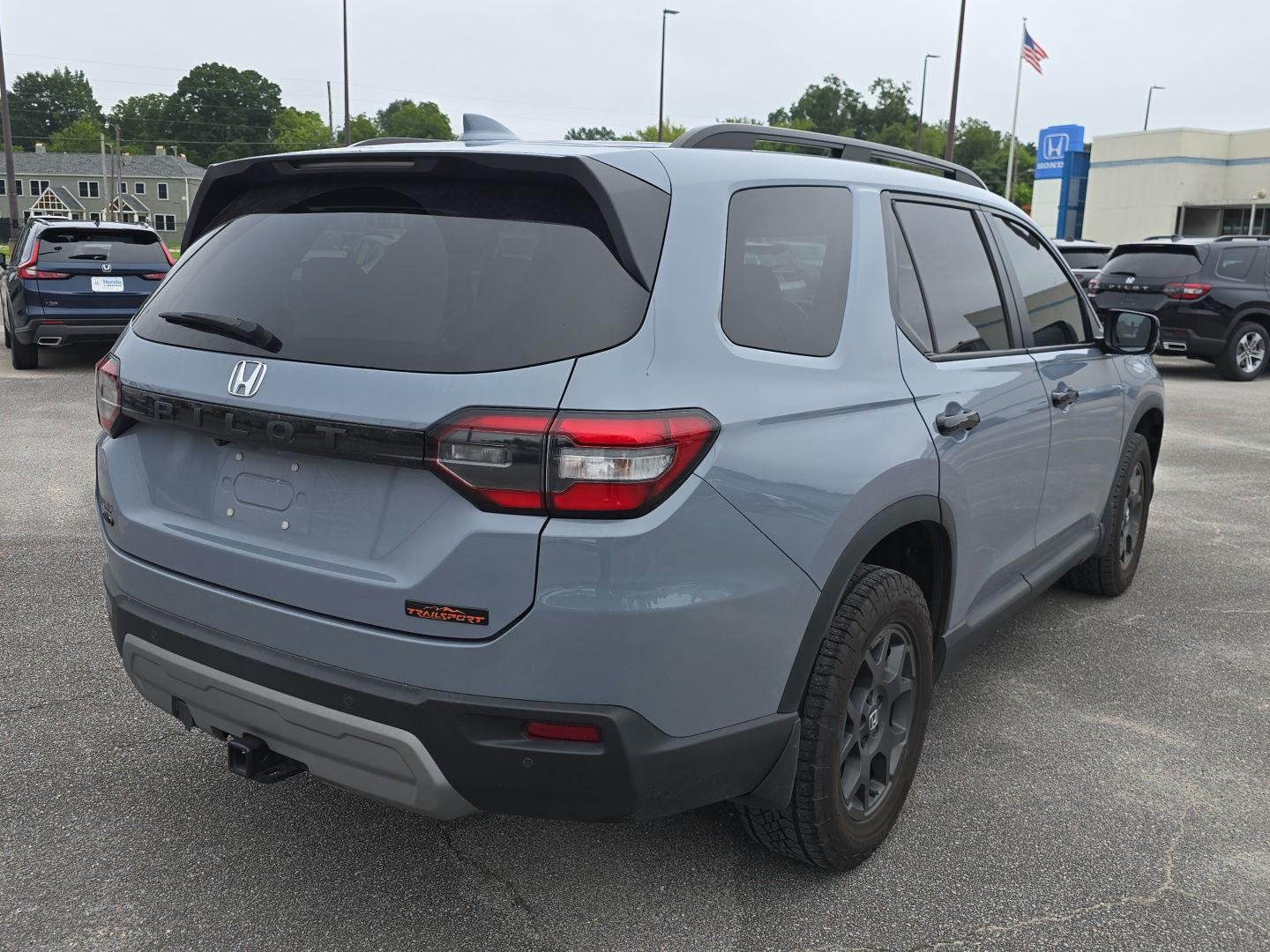 Used 2023 Sonic Gray Pearl Honda TrailSport image 3