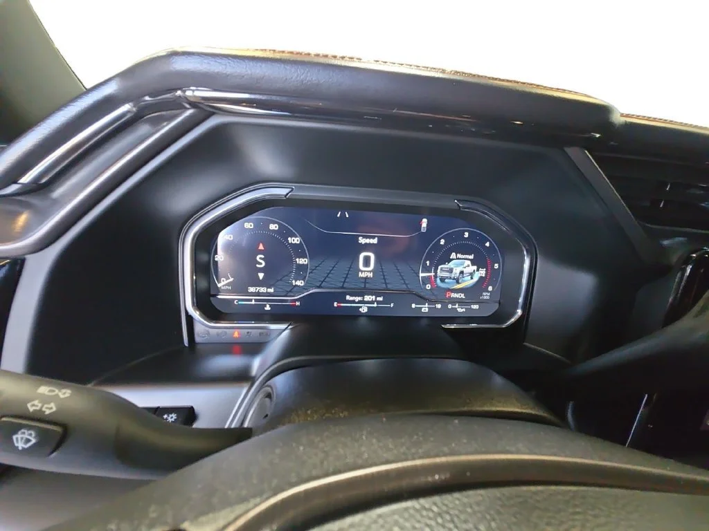Used 2025 Summit White GMC AT4 image 14