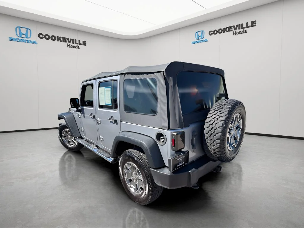 Used 2016 Billet Silver Metallic Clearcoat Jeep Unlimited Rubicon image 7