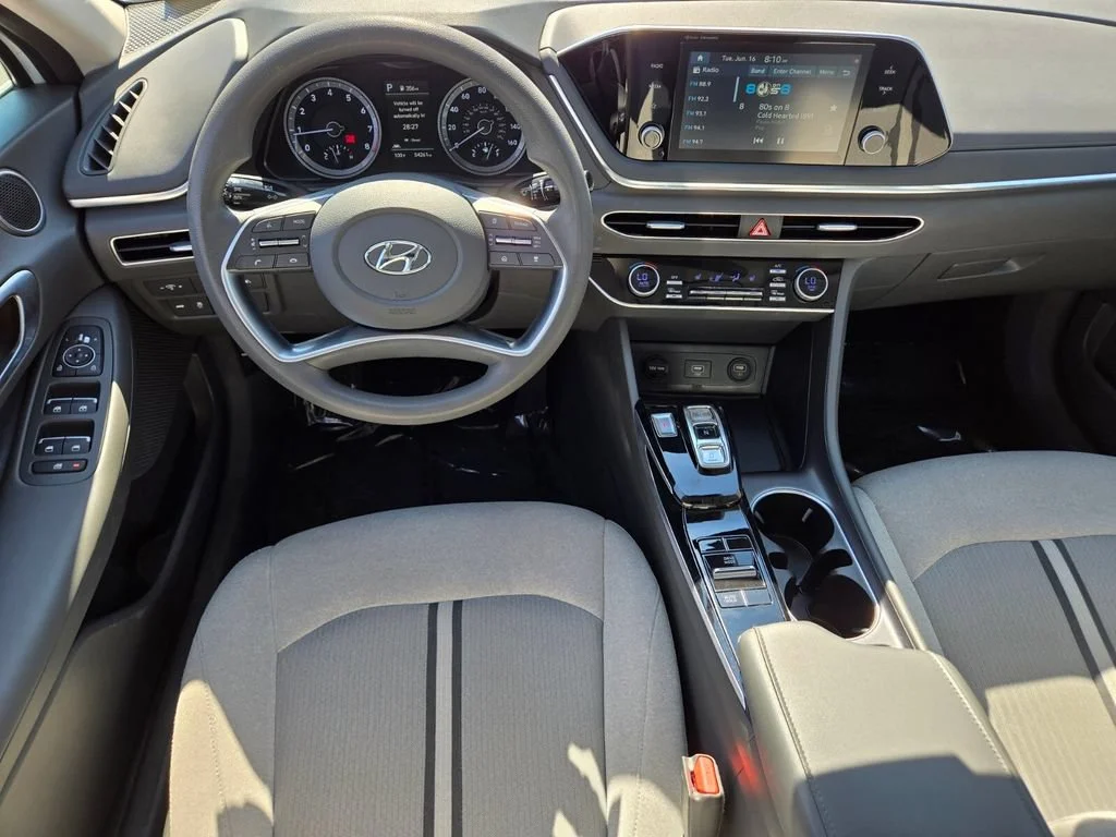 Used 2021 Quartz White Hyundai SEL image 12