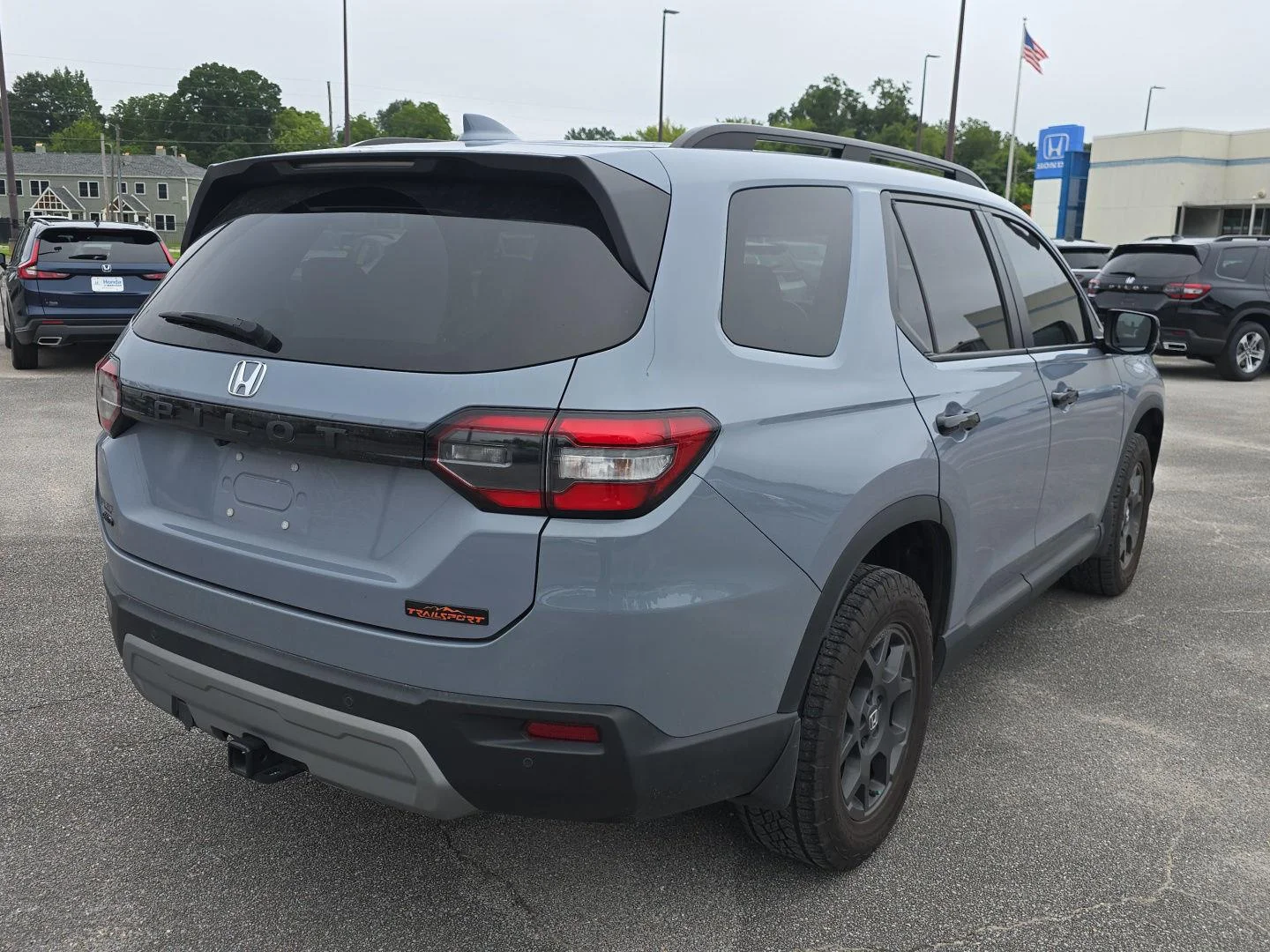 Used 2023 Sonic Gray Pearl Honda TrailSport image 3