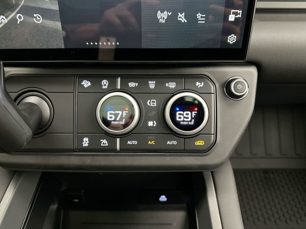 New 2026 Woolstone Green Land Rover S image 15