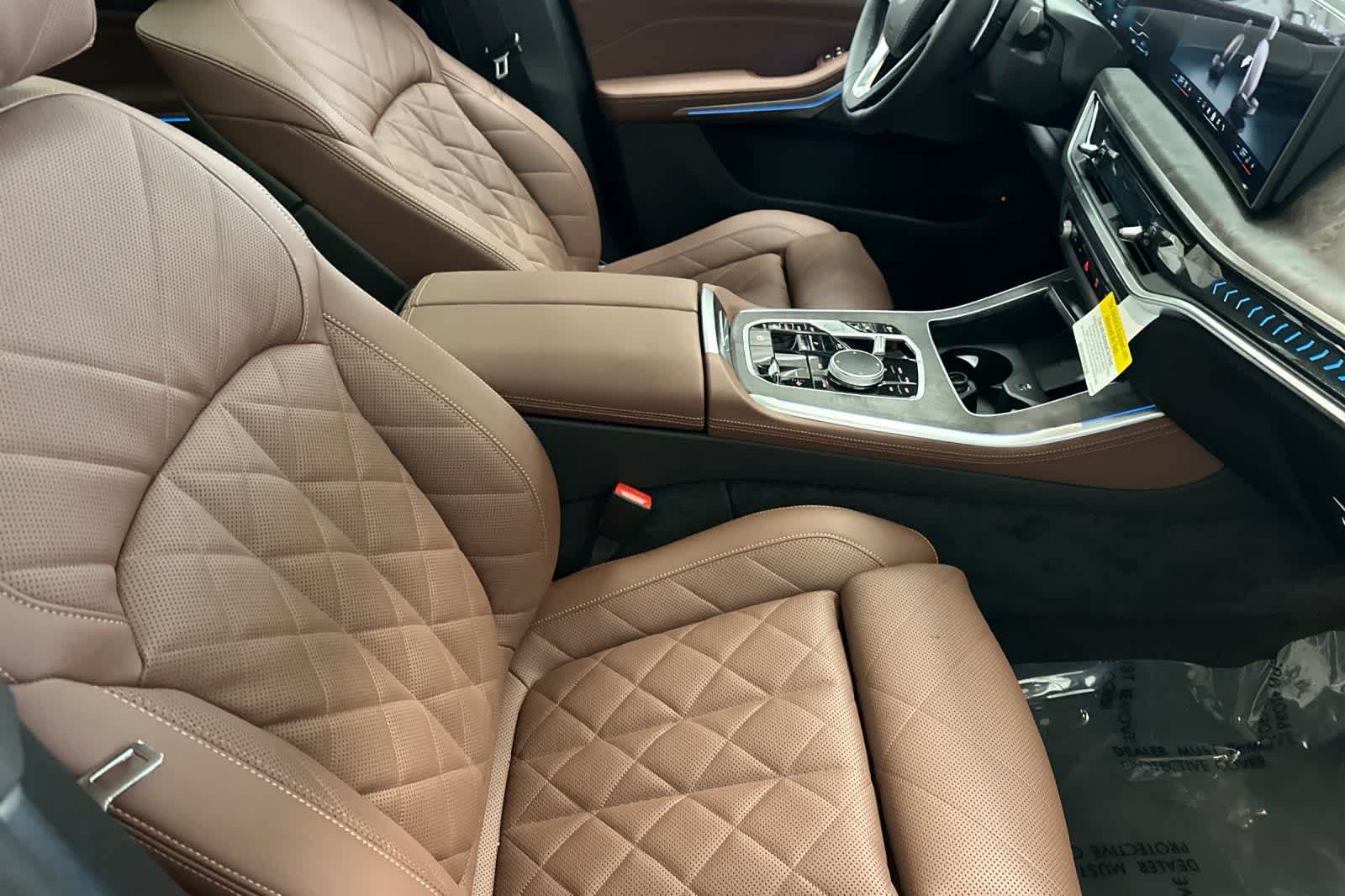 New 2026 Dravit Grey Metallic BMW xDrive50e image 16