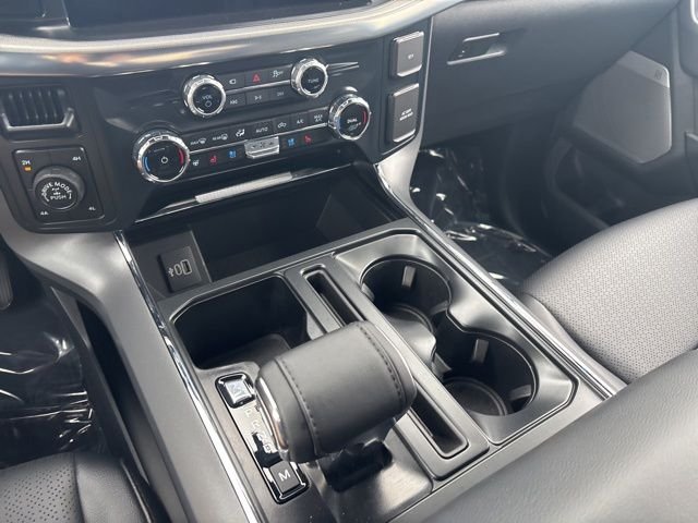 Used 2026 White Ford Lariat image 29