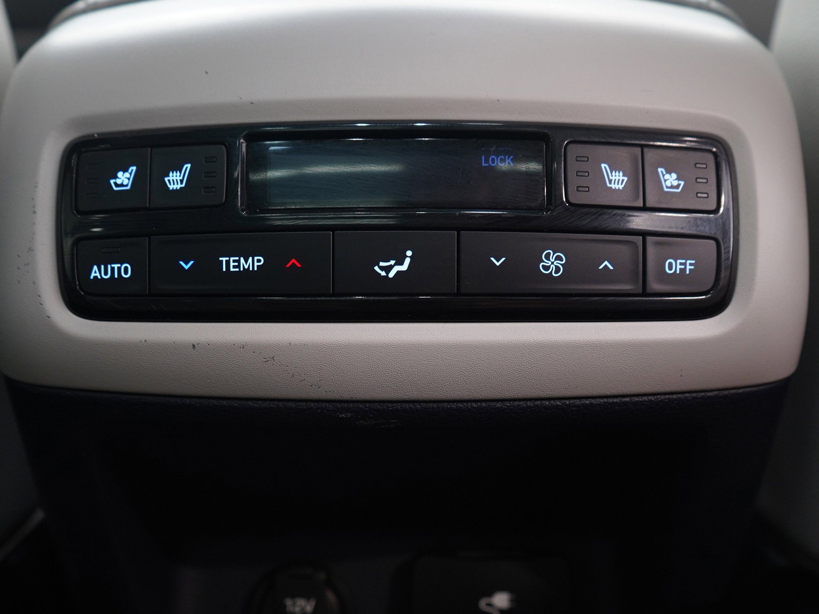 2024 Hyundai Palisade Limited - Photo 15