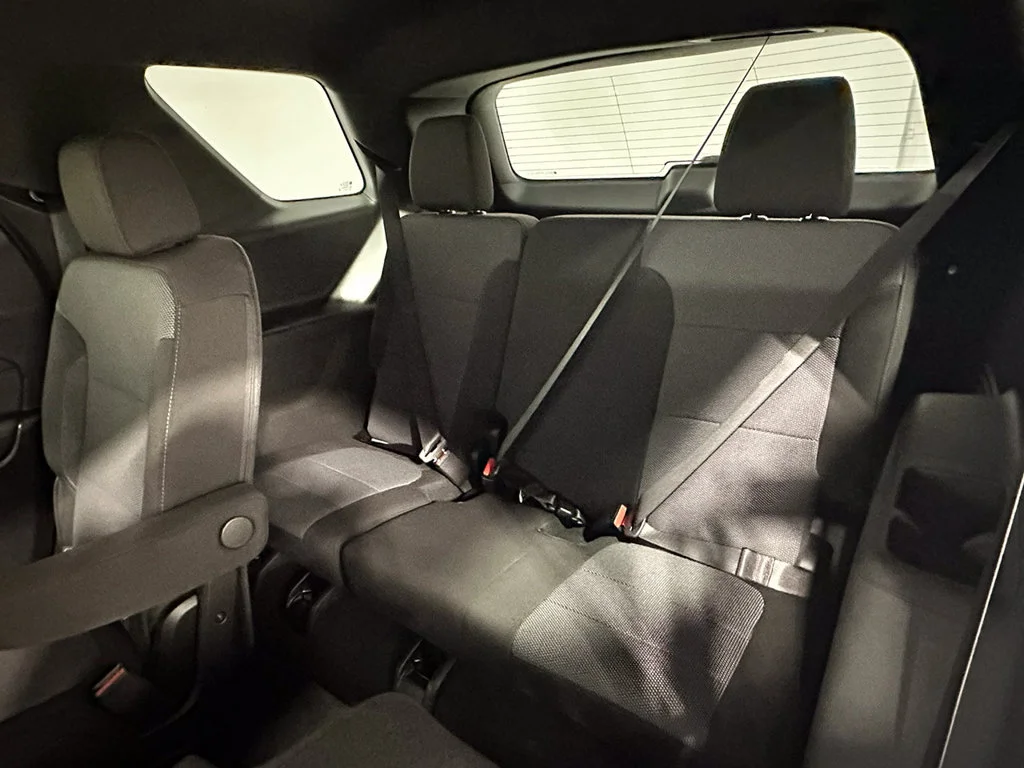 Used 2023 SUMMIT WHITE Chevrolet LT Cloth image 19