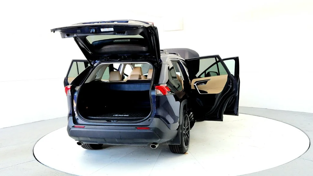 Used 2025 Blue Toyota XLE Premium image 11