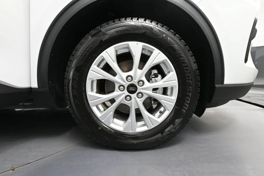 Used 2023 White Ford Active image 12