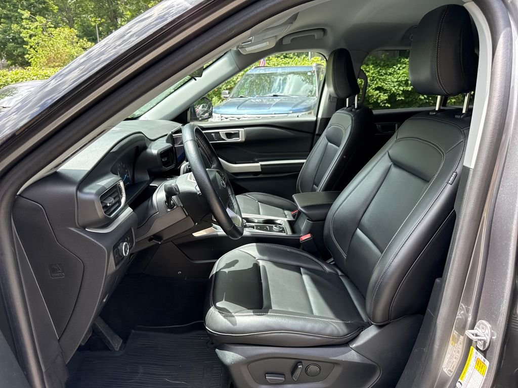 Used 2023 Gray Ford XLT image 19