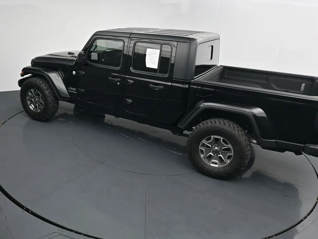 Used 2021 Black Jeep Overland image 13