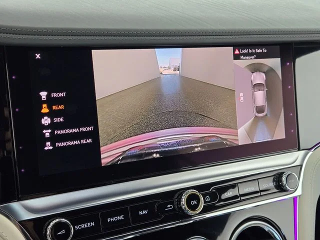 Used 2022  Bentley V8 image 22