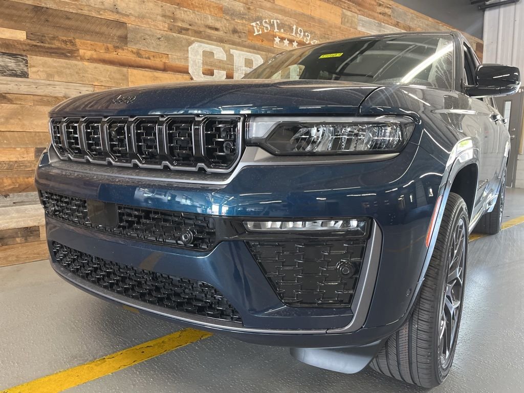 New 2026 Fathom Blue Pearl-Coat Exterior Paint Jeep Summit image 11